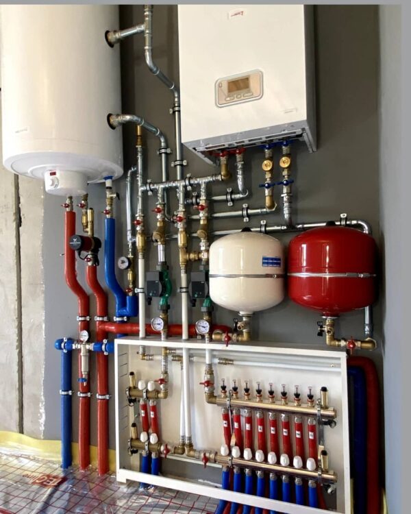 монтаж систем отопления газового котла Protherm и бойлера aquastic